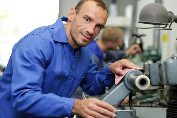 Portrait Man Cleaning Industrial Equipment — Stock Photo, Image