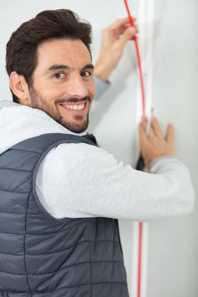Handsome Electrician Concentrating Wiring — Stock Photo, Image