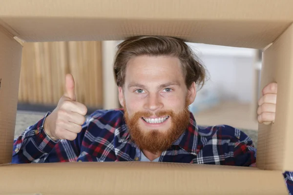 Man Thumbs Seen Cardboard Box — Stock Photo, Image