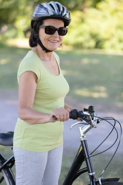 Senior Woman Helmet Bicycle — Stock Photo, Image