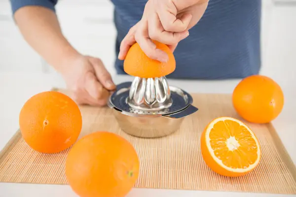Cropped View Hand Squeezing Orange Juice — Stock Photo, Image