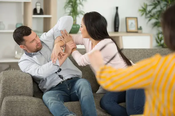 Couple Having Fight Therapy Marriage Counseling — Stock Photo, Image