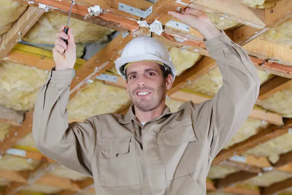 Travailleur Homme Travaillant Sur Plafond — Photo