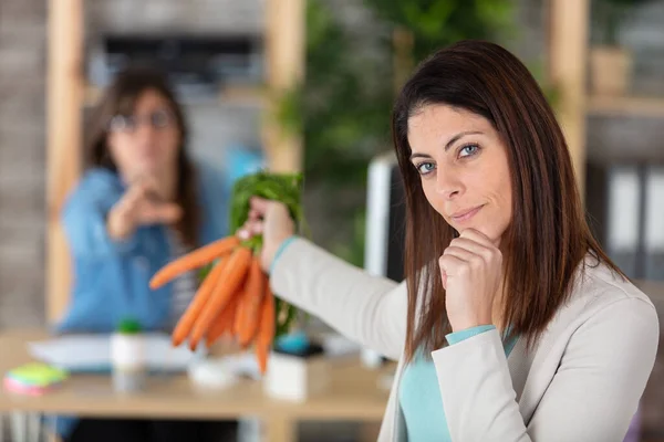 Boss Holding Carrots Front Worker — Stock Photo, Image