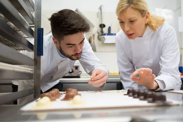 Trabajadores Wiyj Línea Producción Chocolate Para Hornear —  Fotos de Stock