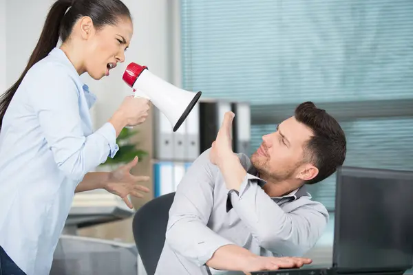 Angry Woman Boss Yelling Her Male Employee — Stock Photo, Image