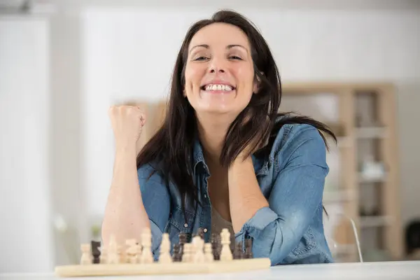Happy Woman Won Chess Competition — Stock Photo, Image