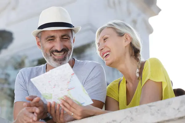 Senior Couple Holiday Laughing Togather While Looking Map — Stock Photo, Image