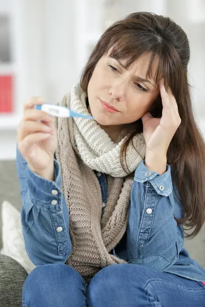 Woman Temperature Looking Thermometer — Stock Photo, Image