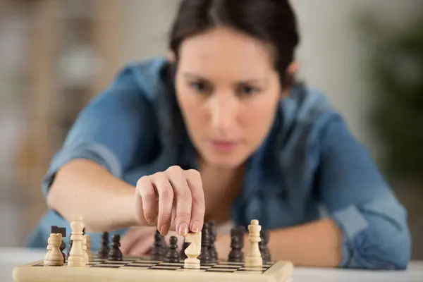 Woman Chess — Stock Photo, Image