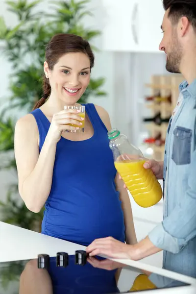 Happy Pregnant Woman Drinking Juice — Stock Photo, Image