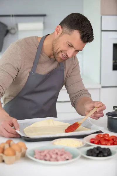 Man Chef Put Sauce Base Commercial Kitchen — Stock Photo, Image