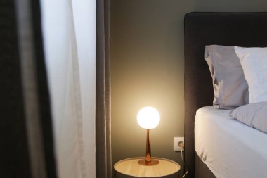 Small table lamp in bedroom - Bedside lamps for nightstand.