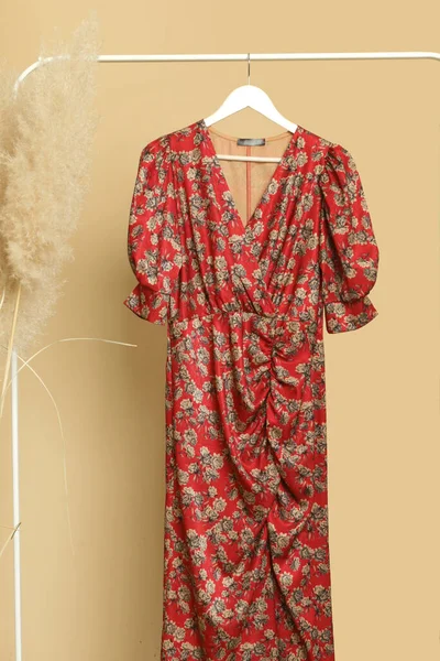 Women Clothes Clothes Rack Stylish Elegant Floral Silk Dress Fashion — Stock Photo, Image