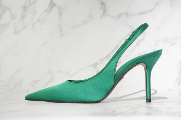 Creative Studio Shot Green Satin Slingbacks Heels Classy Pointed Toe — Stock Photo, Image