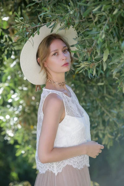 Fashion Portrait Woman White Lace Top Chiffon Skirt Summer Straw — Stock Photo, Image
