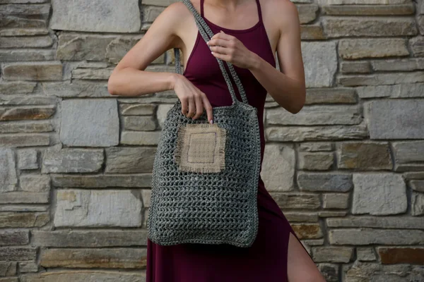 Young Woman Carrying Big Green Crochet Tote Bag Summer Fashion — Foto Stock