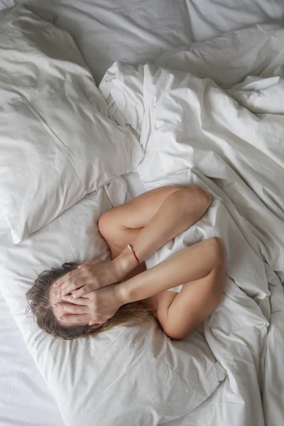Young Brunette Woman Bed Covering Face Hands Concept Exhaustion Grief —  Fotos de Stock