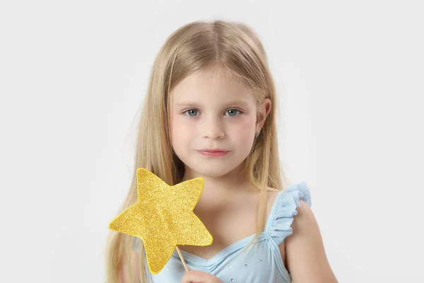 Retrato Estudio Hermosa Princesita Sosteniendo Varita Mágica Forma Estrella — Foto de Stock