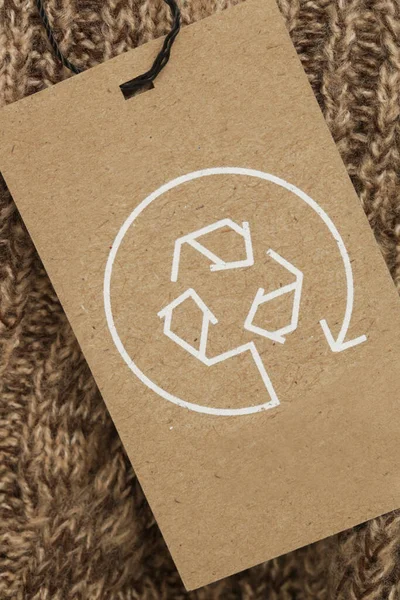 Gros Plan Étiquette Vêtements Avec Icône Recyclage Concept Produits Recyclage — Photo