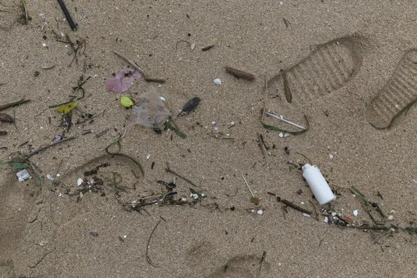 Basura Plástica Playa Arena Concepto Contaminación Plástica Plástico Solo Uso — Foto de Stock