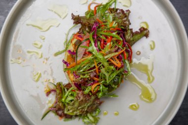 Enfes yemek, yaratıcı restoran yemeği konsepti, güzel yemekler.