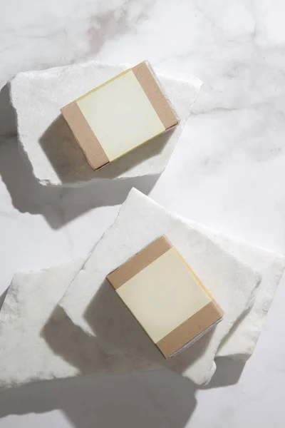 Természetes Bárszappan Egészséges Bőrért Hajért Újrahasznosított Papírcsomagolásban Üres Címkével Sudio — Stock Fotó