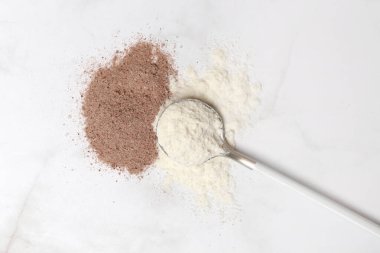 Sağlık ve güzellik için beslenme desteği - kolajen, vitamin, biyotin veya kaşıkta protein tozu