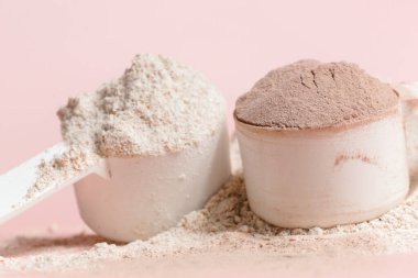 Protein tozuyla plastik kepçe