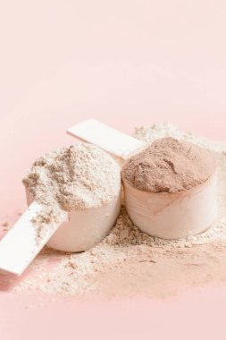 Protein tozuyla plastik kepçe