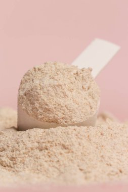 Protein tozuyla plastik kepçe