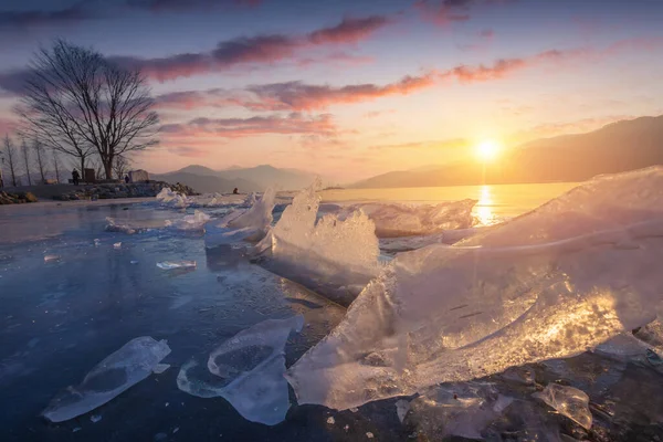 Zamarznięte Jezioro Zimowy Poranek Dumulmeori Yangpyeong Korea Południowa — Zdjęcie stockowe