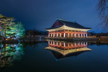 Gyeongbokgung Sarayı Gece ve güzel ışıklar, Seul, Güney Kore.