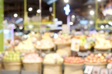 Bulanık arkaplan, alışveriş mağazası afişinde bulanık market süpermarketi, bulanık raf ürünü görüntüsü ve müşteri arkaplanı, iş konsepti için duvar kağıdı kopyalama alanı