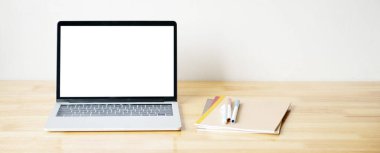 Boş ekran modelli dizüstü bilgisayar, şablon arka plan, iş çevrimiçi, ticaret, çevrimiçi çalışma kavramı 