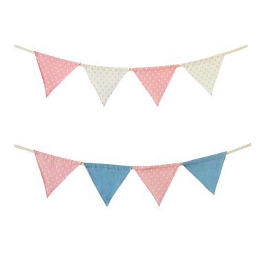 Beyaz arkaplanda asılı parti bayrakları, festival için süslemeler, etkinlik kutlamaları