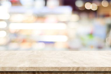 Görüntü arkaplanı üzerine boş kahverengi çimento tablo, ürün ekran montajı