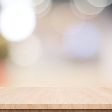 Tablo ve bulanık arkaplan, bulanık bokeh ışığı üzerine ahşap tezgah, kahverengi ahşap masa üstü, yiyecek ve perakende mağazası rafı, depolama ürünleri arka planı, afiş, taklit, şablon 