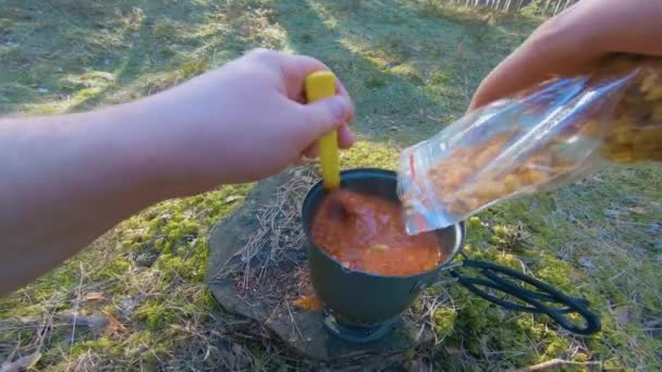 Camp Food Cooking Hike Using Small Cook Set First Person — Vídeo de Stock
