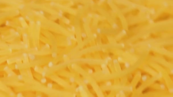 Raw Uncooked Noodles Rotating Makro Suché Vermicelli Otáčení Kolem Zblízka — Stock video