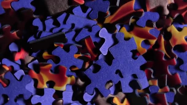 Hintergrund Von Farbigen Puzzleteilen Die Sich Uhrzeigersinn Drehen Ansicht Von — Stockvideo