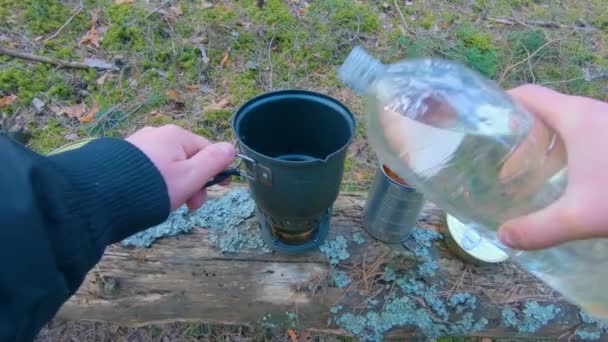 Camp Food Cooking Hike Using Small Cook Set First Person — Stok video