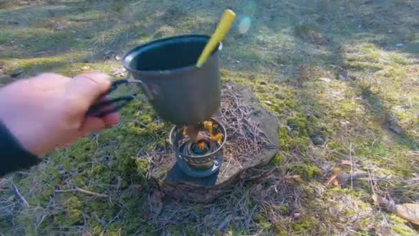 Camp Food Cooking Hike Using Small Cook Set First Person — Vídeo de stock