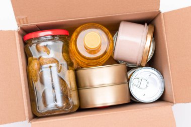 Yiyecek Rezervleri veya Bağış Kutusu: Konserve yiyecek, mısır gevreği ve marketle birlikte kutular. Kriz anında acil durum gıda deposu. Ücretsiz Sosyal Yardım, Lütuf ve Bakım. Stratejik Gıda Malzemeleri