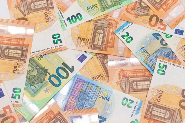 Farklı Euro Banknotları Para Arkaplanı. Euro Para Birimi. Renkli Kağıt Para. Bir sürü 50 Euro 'luk banknot. İş, Mali, Nakit ve Para Tasarruf Konsepti
