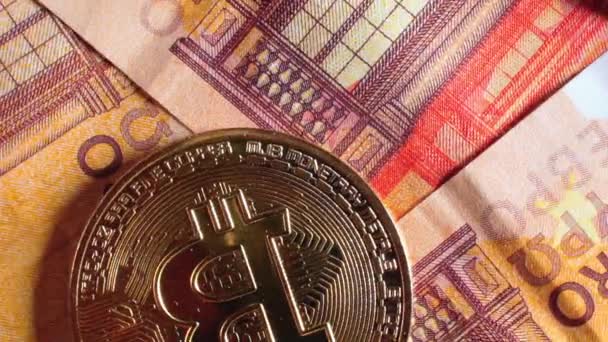 Bitcoin Munten Euro Bankbiljetten Top View Macro Euro Money Cash — Stockvideo