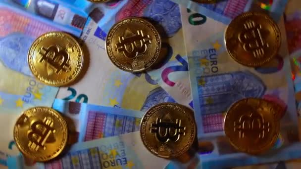 Bitcoin Mynt Euro Sedlarna Ovanifrån Euro Pengar Kontanter Och Cryptocurrency — Stockvideo