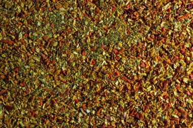 Canlı ve Renkli Sebze Baharat Karışımı: Aromatik Baharat Mutfağı Mutfağı Arkaplanlı Gurme Yemekleri. Taze bitkiler ve baharatların ahenkli kombinasyonu - Üst Görünüm