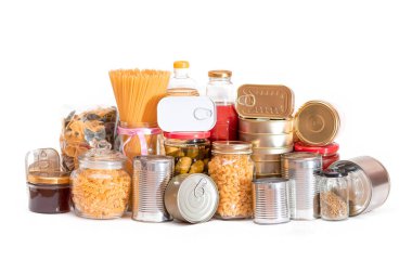 Yiyecek Rezervleri: Konserve Gıda, Spagetti, Pate, Tuna, Domates Suyu, Makarna, Balık ve Market. Kriz anında acil durum gıda deposu. Stratejik Gıda Kaynakları - İzolasyon