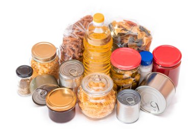 Yiyecek Rezervleri: Konserve Gıda, Spagetti, Pate, Tuna, Domates Suyu, Makarna, Balık ve Market. Kriz anında acil durum gıda deposu. Stratejik Gıda Kaynakları - İzolasyon